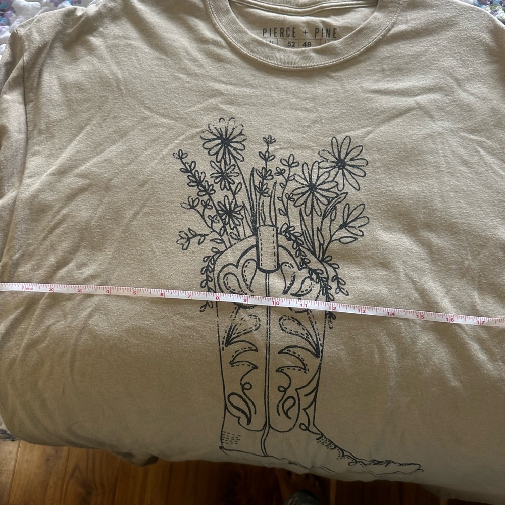 Pierce + Pine Beige Graphic Tee - Picture 5 of 6